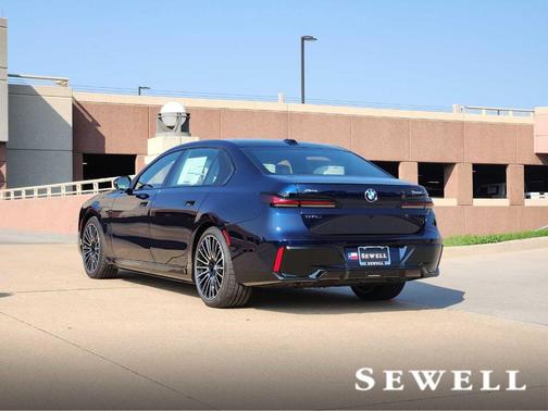 2026 BMW 750e xDrive