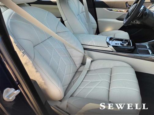 2026 BMW 750e xDrive