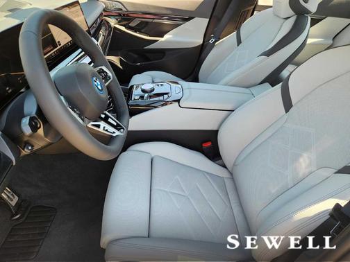 2026 BMW 550e xDrive