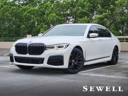 2022 BMW 740 i