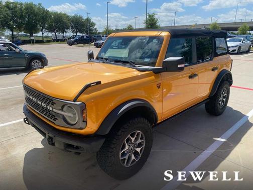 Cyber Orange Metallic Tricoat 2022 Ford Bronco Badlands