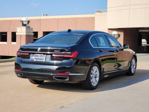 2020 BMW 740 i