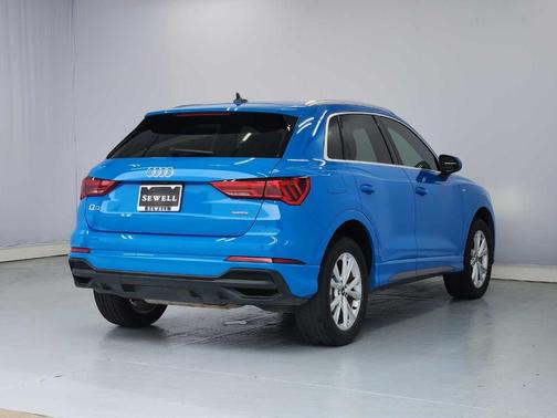 Turbo Blue 2023 Audi Q3 45 S line Premium