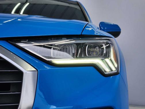 Turbo Blue 2023 Audi Q3 45 S line Premium