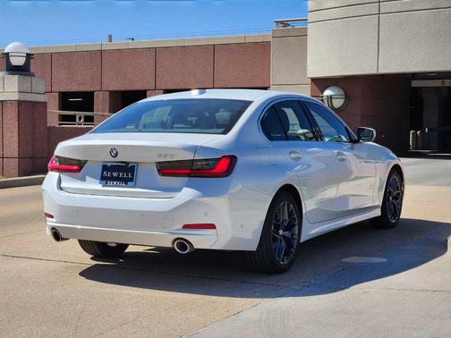 2025 BMW 330 i