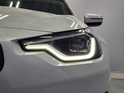 Mineral White Metallic 2025 BMW 230 i