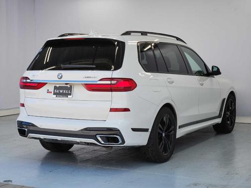 Alpine White 2022 BMW X7 xDrive40i