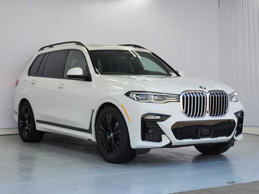 Alpine White 2022 BMW X7 xDrive40i