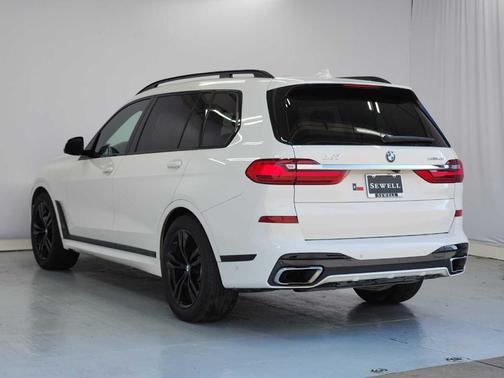 Alpine White 2022 BMW X7 xDrive40i