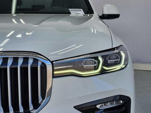 Alpine White 2022 BMW X7 xDrive40i