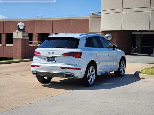 2022 Audi Q5 45 S line Prestige