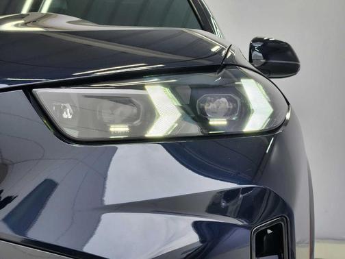Carbon Black Metallic 2025 BMW X5 sDrive40i