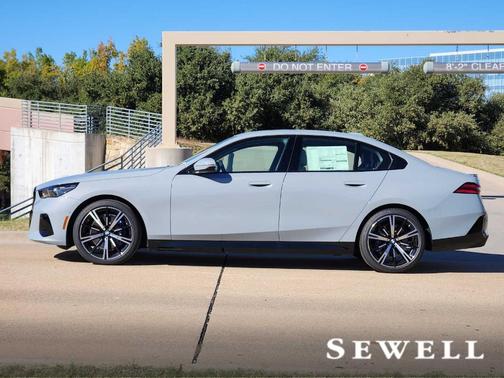 2026 BMW 530 i xDrive