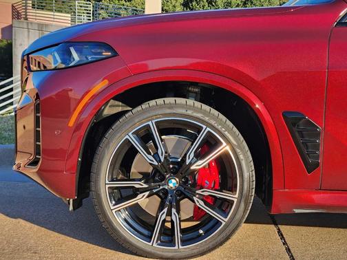 2025 BMW X5 M60i