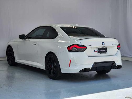 Alpine White 2026 BMW M240 i xDrive