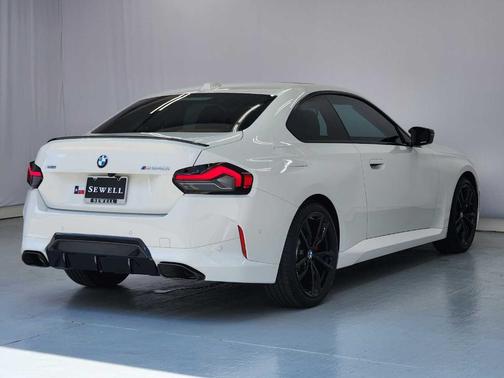 Alpine White 2026 BMW M240 i xDrive