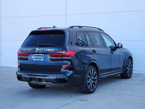 2021 BMW X7 M50i