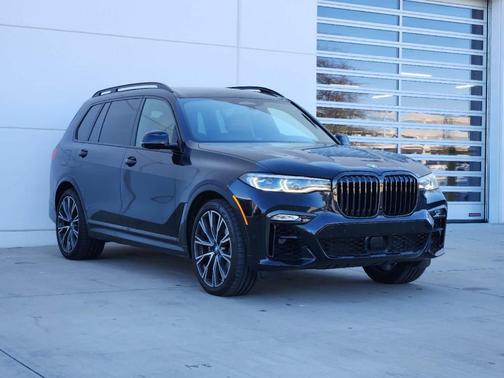 2021 BMW X7 M50i