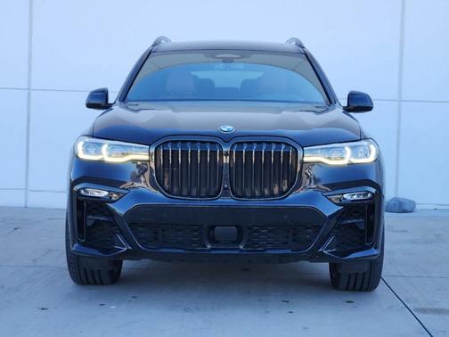 2021 BMW X7 M50i