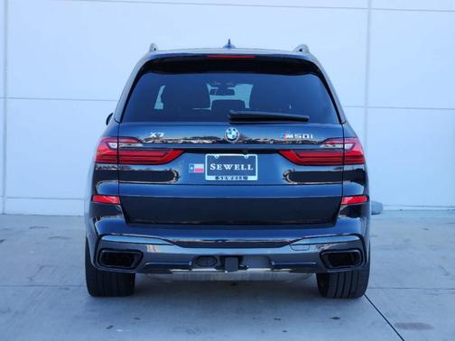 2021 BMW X7 M50i