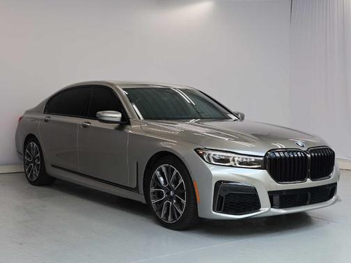 Donington Gray Metallic 2022 BMW 750 i xDrive