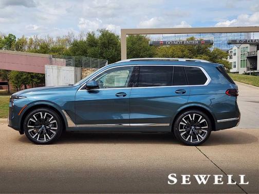 2025 BMW X7 xDrive40i