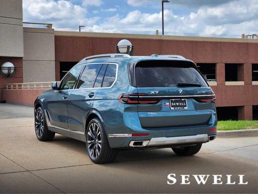 2025 BMW X7 xDrive40i