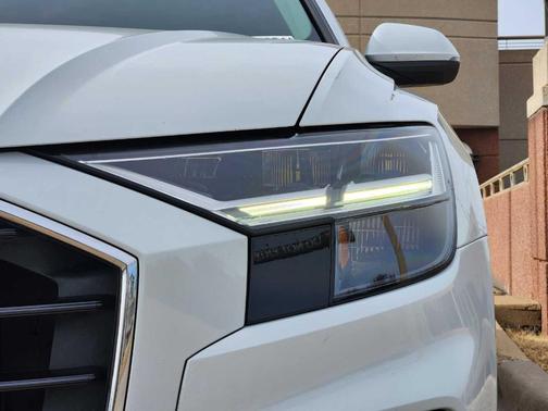 2022 Audi Q8 55 Premium Plus