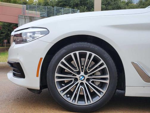 2019 BMW 530 i