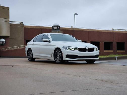 2019 BMW 530 i
