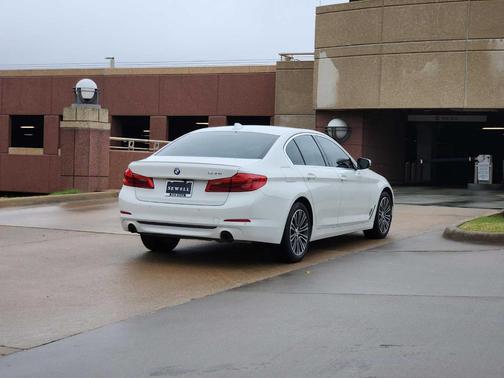 2019 BMW 530 i
