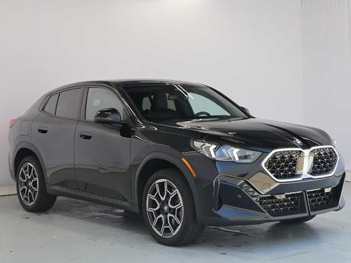 Jet Black 2025 BMW X2 xDrive28i