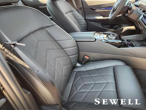 2026 BMW 550e xDrive