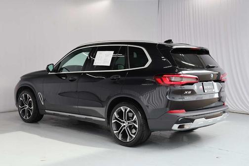 Black Sapphire Metallic 2023 BMW X5 sDrive40i
