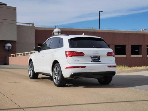 2020 Audi Q5 40 Premium Plus