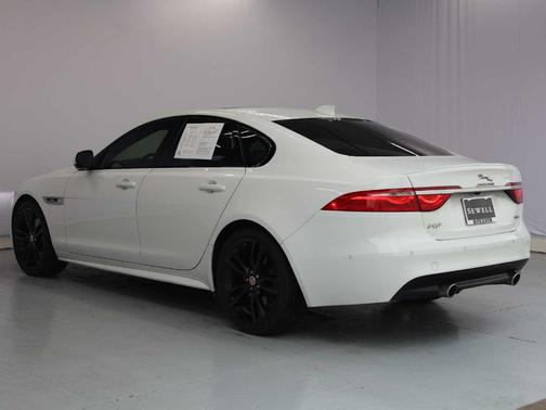 Polaris White 2016 Jaguar XF 35t R-Sport