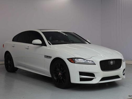 Polaris White 2016 Jaguar XF 35t R-Sport