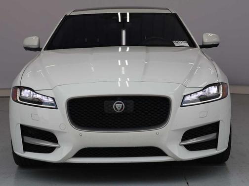 Polaris White 2016 Jaguar XF 35t R-Sport