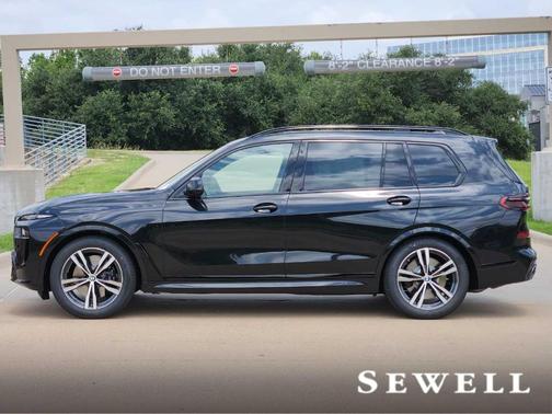 2026 BMW X7 M60i