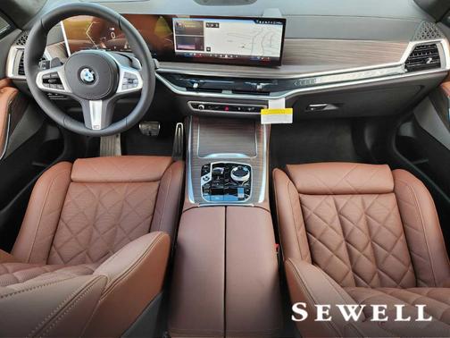 Carbon Black Metallic 2026 BMW X7 xDrive40i