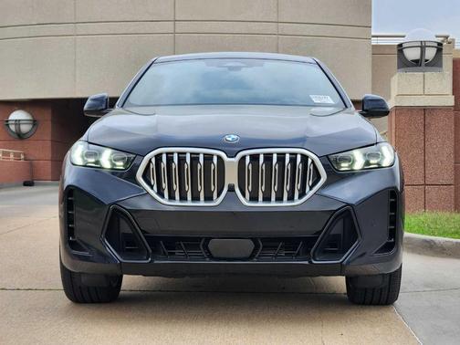 2025 BMW X6 xDrive40i