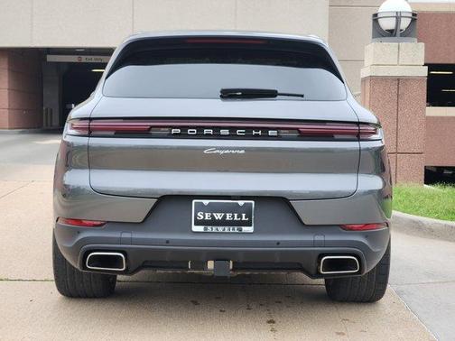 2024 Porsche Cayenne Base