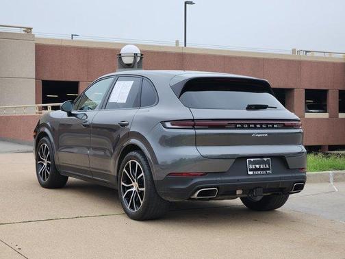 2024 Porsche Cayenne Base