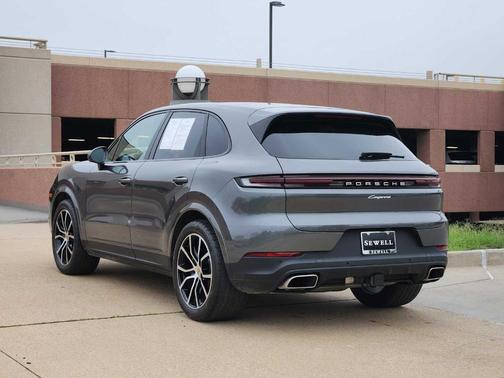 2024 Porsche Cayenne Base
