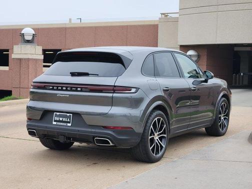 2024 Porsche Cayenne Base