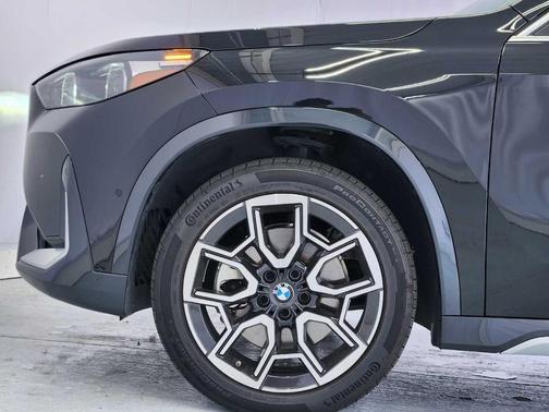 Black Sapphire Metallic 2025 BMW X1 xDrive28i