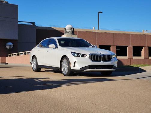 2025 BMW 530 i