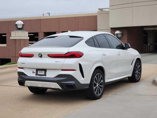 2022 BMW X6 xDrive40i
