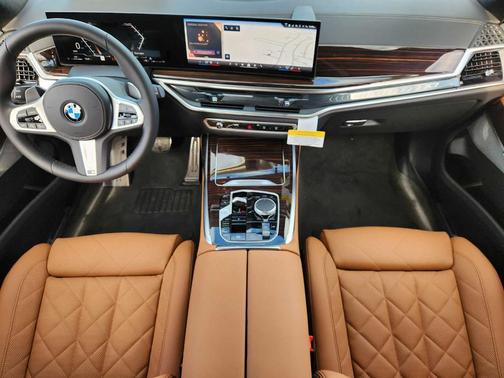 Black Sapphire Metallic 2027 BMW X7 xDrive40i
