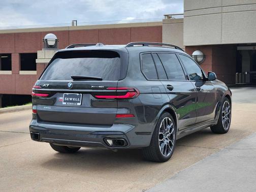 2024 BMW X7 xDrive40i